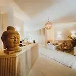 Cozy Two Bedroom In Caesar & Spa, Long Perivolia tou Trikomou