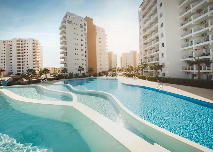 Cozy Two Bedroom In Caesar & Spa, Long *