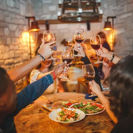 Apartment Cozy Two Bedroom In Caesar & Spa, Long *