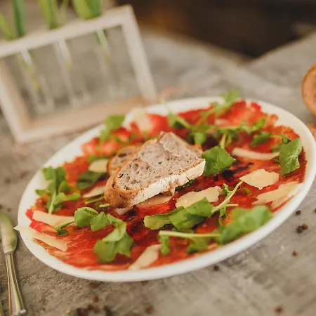 Cozy Two Bedroom In Caesar & Spa, Long