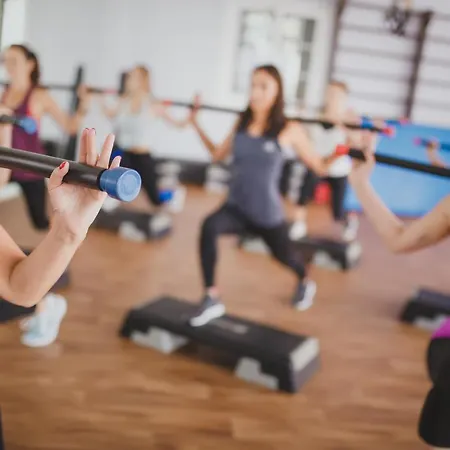 Cozy Two Bedroom In Caesar & Spa, Long