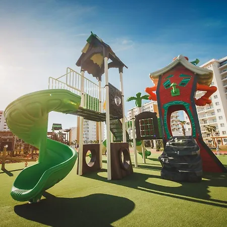 Apartment Cozy Two Bedroom In Caesar & Spa, Long